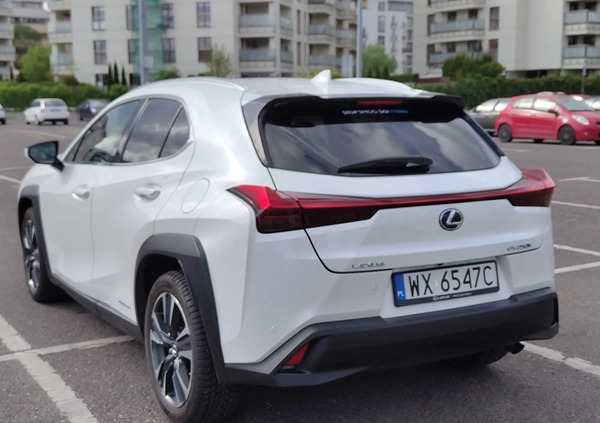 Lexus UX cena 129000 przebieg: 41000, rok produkcji 2020 z Warszawa małe 254